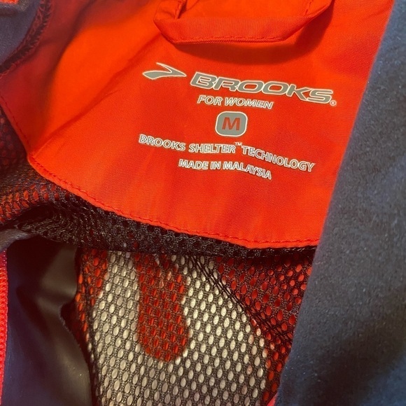Brooks Chicago Rock n Roll Essential Race Jacket M - Picture 2 of 11